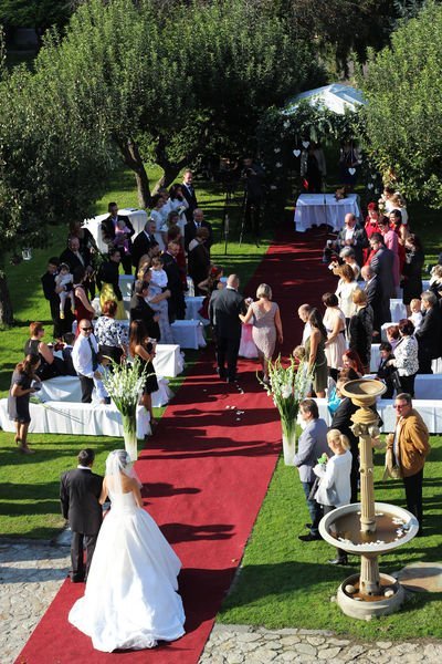 Svadba v Bratislave a pri Bratislave môže mať atmosféru, štýl aj pokoj: objavte svadobný web plný inšpirácie